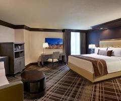 Treasure Island Hotel and Casino Las Vegas: Petite Suite